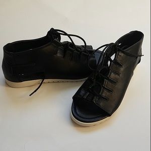 Black Cage Style Lace-Up Flat Sandals NIB